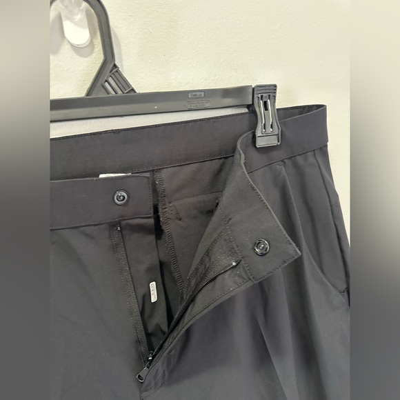Fabletics The Only Pants Classic Fit Men’s Business Casual Black Size 34x32 - Picture 11 of 16